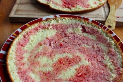 Торт Клубника?   Ингредиенты: 04