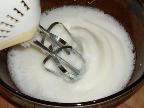 Белковые корзиночки с творожным кремом. 01