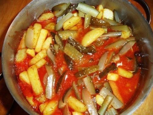 Азу по-татарски.  Ингредиенты: 04