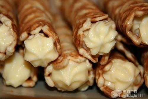 Вафельные трубочки с начинкой.