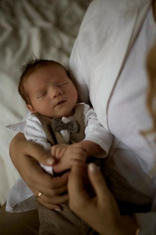 Саша трусова опубликовала фотографии с новорожденным сыном. 03