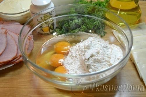 Мы готовим блинные рулетики с начинкой из ветчины и сыра классный рецепт! 02