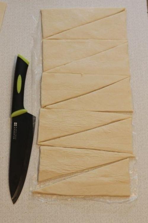 Французские круассаны.  Круассаны на завтрак - это классика. 02