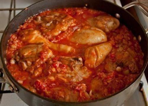 Курица с рисом в томате. 03