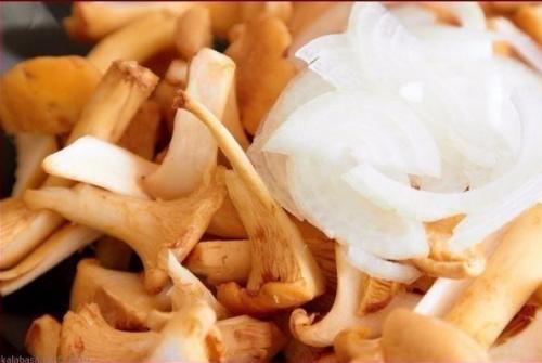 Пирог с грибами, сметаной и сыром. 02