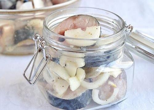 Скумбрия маринованная. Вам потребуется: Скумбрия маринованная. Вам потребуется: