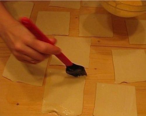 Слоечки с вишневой начинкой. 02