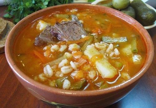 Рассольник с перловкой.