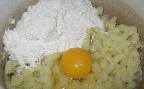 Сосиски в картошке?  Ингредиенты: 01