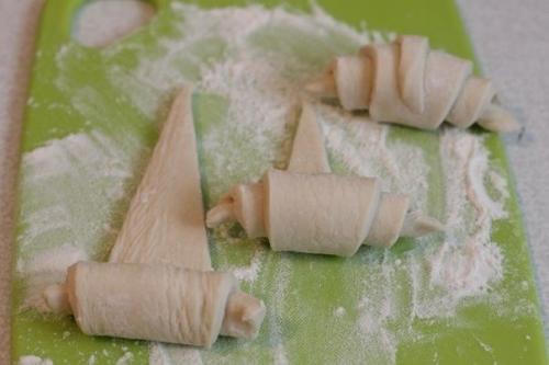 Французские круассаны.  Круассаны на завтрак - это классика. 03