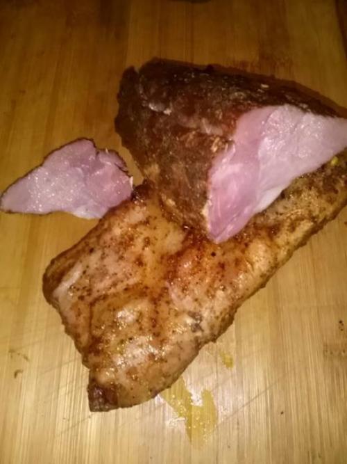 Наш автор Олег очень любит готовить мясо.