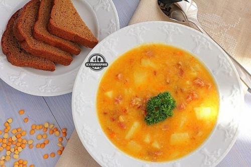 Гороховый суп с копченостями.