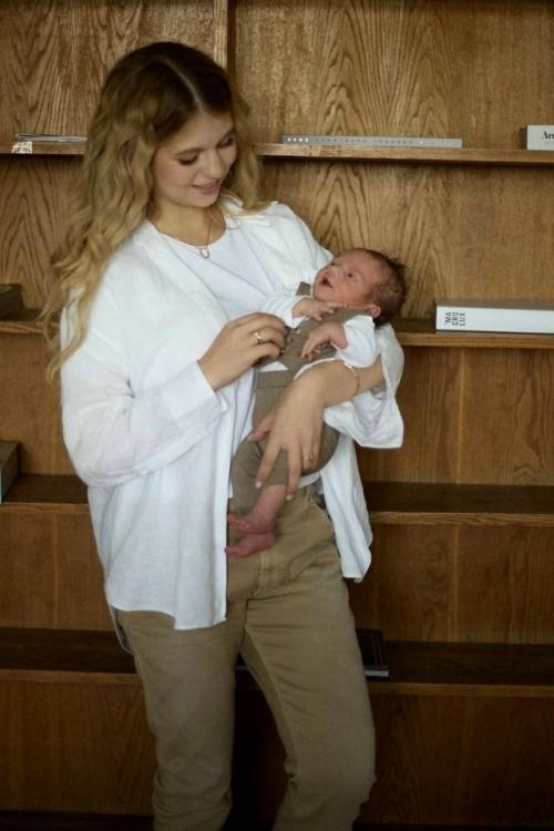 Саша трусова опубликовала фотографии с новорожденным сыном. 05