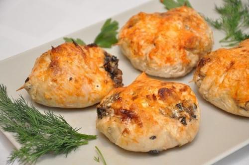 Куриные бомбочки с грибами.