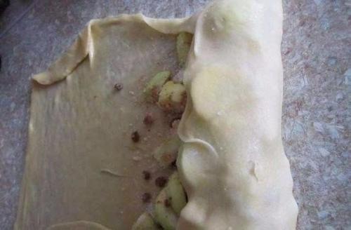 Яблочный штрудель.  Ингредиенты: 06