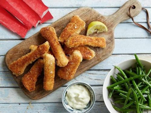 Крабовые палочки в кляре.