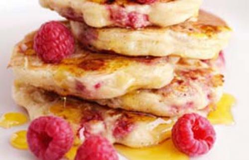 Американские оладьи с малиной.