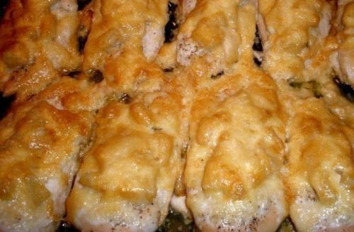 Куриные грудки с ананасом.
