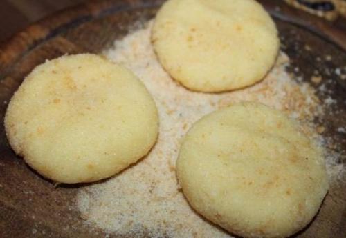 Манники жареные.  Ингредиенты: 04