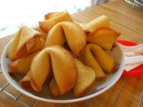 Fortune Cookies - печений с предсказаниями!
