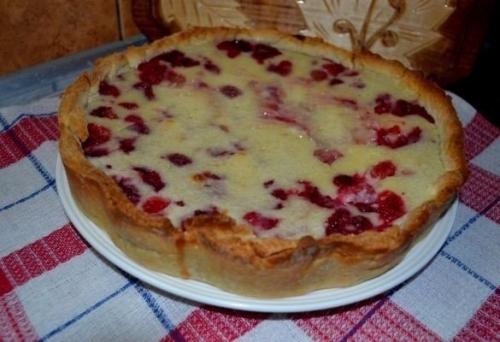 Цветаевский пирог с малиновой начинкой. Цветаевский пирог с малиновой начинкой.