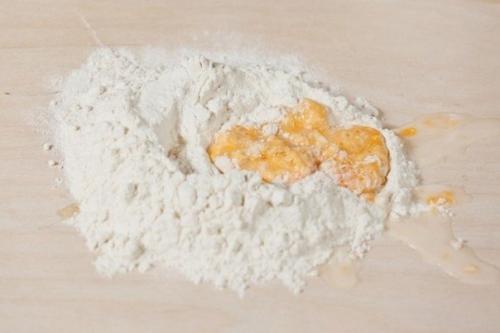 Пельмени.  Ингредиенты:   - Говядина (или баранина, или свинина) - 300 г. 02