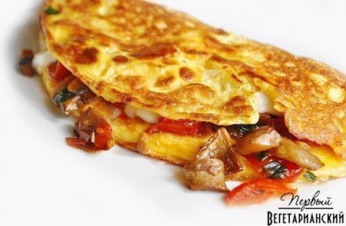 Омлет с грибами, помидорами и сыром.