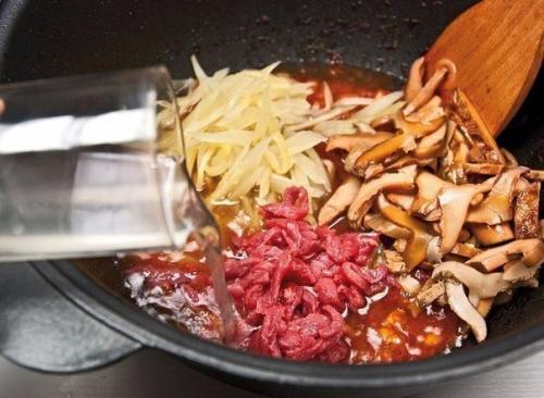 Солянка мясная.  Ингредиенты: 07