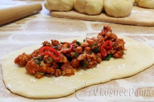 Пицца турецкая - Pide с мясом и с сыром. 06