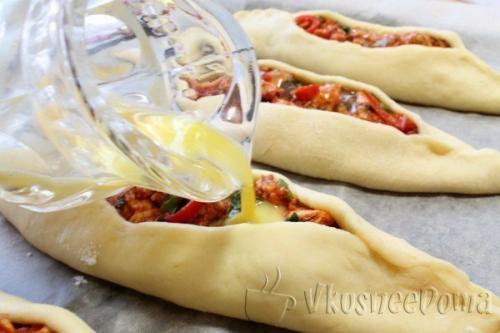 Пицца турецкая - Pide с мясом и с сыром. 01