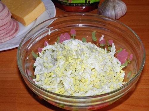 Рулетики из ветчины и сыра. 01