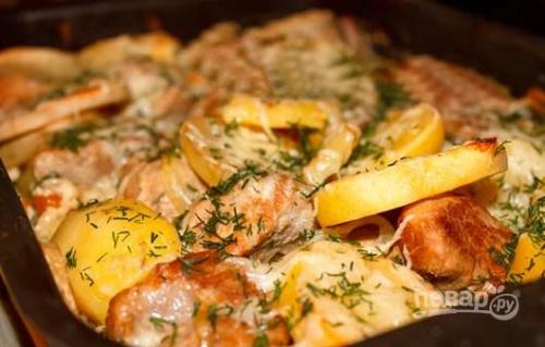 Говядина с картошкой в духовке.

