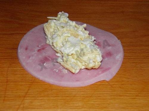 Рулетики из ветчины и сыра. 05