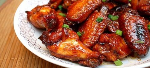 Куриные крылышки в медово - чесночном маринаде.