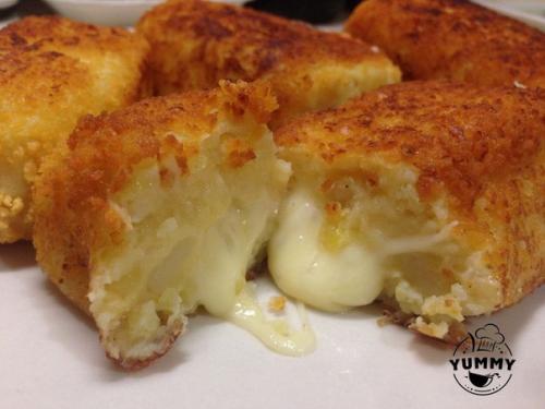 Картофельные шарики с сыром.