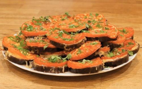 Запеченные баклажаны для быстрого ужина. Запеченные баклажаны для быстрого ужина.