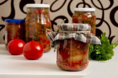 Салат Тройка.  Еще немного и чудесный сезон овощей и фруктов приблизится к окончательному своему завершению.