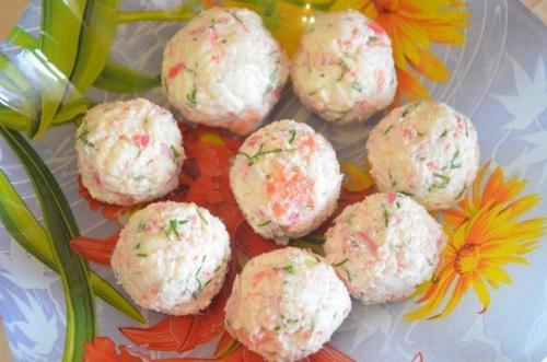 Сырные шарики с крабовыми палочками. 06