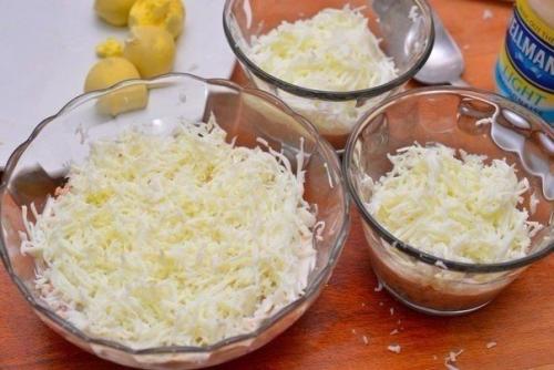 Салат мимоза.  Ингредиенты: 05