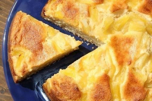 Творожный пирог с ананасом.