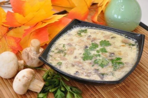 Грибной суп с сыром.