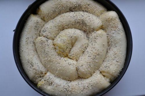 Порционный пирог с сыром и колбасой. 07