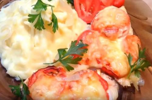 Вкуснейшая горбуша под сыром.