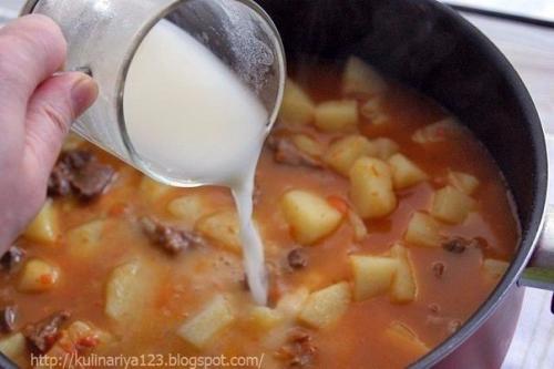 Картошечка, тушенная с мясом. 06