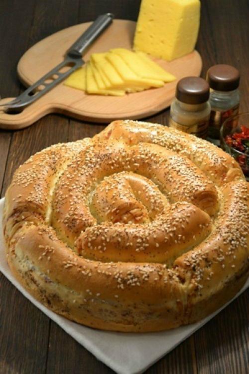 Порционный пирог с сыром и колбасой. 08