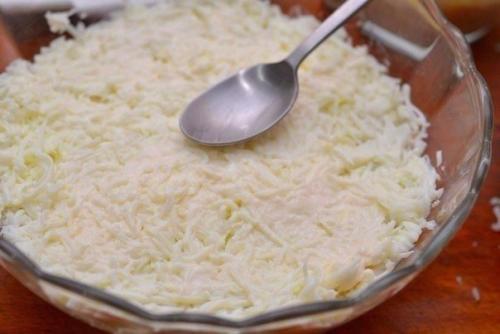 Салат мимоза.  Ингредиенты: 06