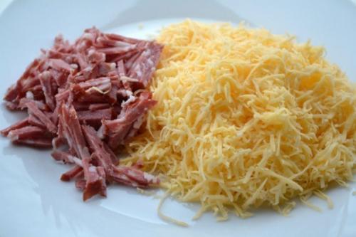 Порционный пирог с сыром и колбасой. 02
