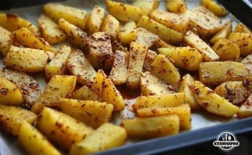 Запеченный картофель по-турецки.

