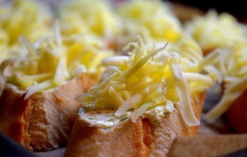 Бутерброды с чесноком и сыром? 03