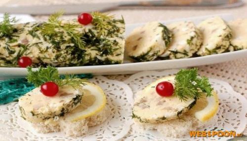 Селёдочное масло - все просто и вкусно.